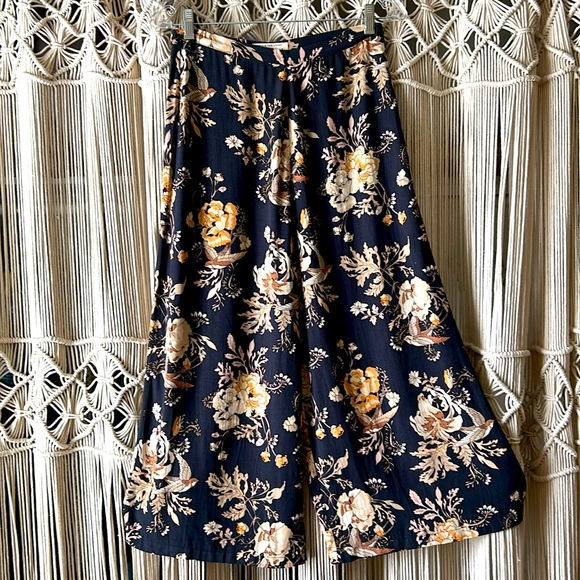 EUC Spell Rosa Crop Pants size medium - Picture 8 of 11